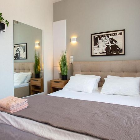 Modern Studio Beside Metro Yaroslava Mudroho, Universytet - Chernyshevska Str 95-7 Charków Zewnętrze zdjęcie